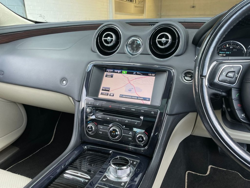 USED 2013 63 JAGUAR XJ 3.0 D V6 PORTFOLIO 4d 275 BHP 