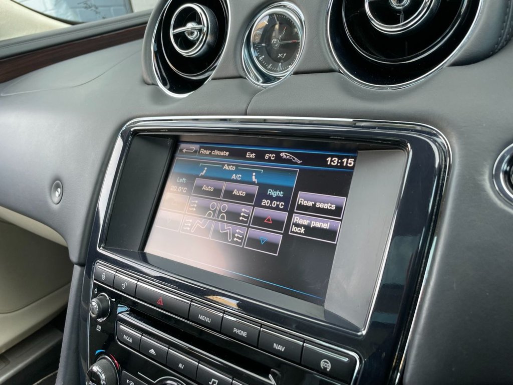 USED 2013 63 JAGUAR XJ 3.0 D V6 PORTFOLIO 4d 275 BHP 