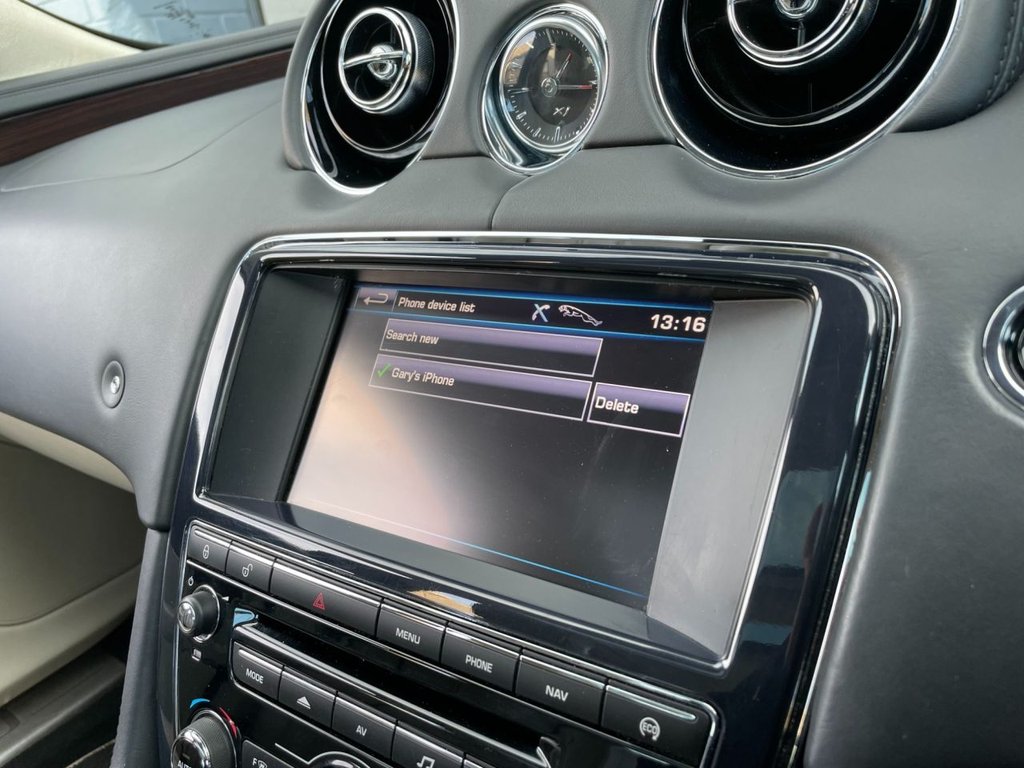 USED 2013 63 JAGUAR XJ 3.0 D V6 PORTFOLIO 4d 275 BHP 