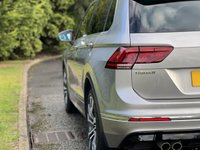 USED 2016 66 VOLKSWAGEN TIGUAN 2.0 R-LINE TDI BMT 4MOTION DSG 5d 188 BHP Panoramic Glass Roof 4X4  DAB