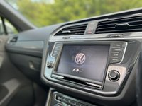 USED 2016 66 VOLKSWAGEN TIGUAN 2.0 R-LINE TDI BMT 4MOTION DSG 5d 188 BHP Panoramic Glass Roof 4X4  DAB