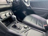 USED 2016 66 VOLKSWAGEN TIGUAN 2.0 R-LINE TDI BMT 4MOTION DSG 5d 188 BHP Panoramic Glass Roof 4X4  DAB