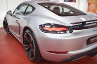 USED 2018 18 PORSCHE 718 2.0 CAYMAN PDK 2d 295 BHP 20" CARRERA ALLOYS / CAR PLAY