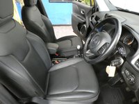 USED 2019 69 JEEP RENEGADE 1.0 LIMITED 5d 118 BHP SAT NAV LEATHER HEATED SEATS GENUINE LOW MILES