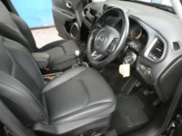 USED 2019 69 JEEP RENEGADE 1.0 LIMITED 5d 118 BHP SAT NAV LEATHER HEATED SEATS GENUINE LOW MILES