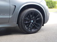 PRE-OWNED 2017 17 BMW X5 2.0 XDRIVE40E M SPORT 5d 242 BHP 