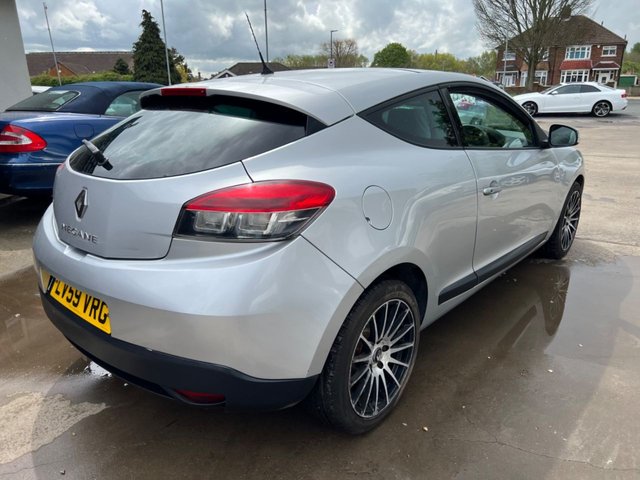 2009 Renault Megane 1.5L Dynamique DCI 3dr - Photo 5