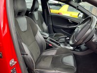 USED 2016 16 VOLVO V40 2.0 D2 R-DESIGN 5d 118 BHP 