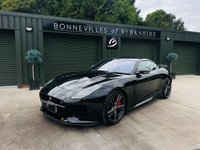USED 2019 69 JAGUAR F-TYPE 5.0 V8 SVR 2d 567 BHP F/S/H, Pan Roof, Meridan Sound