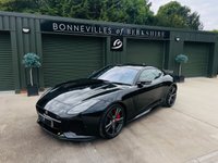 USED 2019 69 JAGUAR F-TYPE 5.0 V8 SVR 2d 567 BHP F/S/H, Pan Roof, Meridan Sound