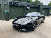USED 2019 69 JAGUAR F-TYPE 5.0 V8 SVR 2d 567 BHP F/S/H, Pan Roof, Meridan Sound