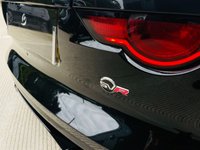 USED 2019 69 JAGUAR F-TYPE 5.0 V8 SVR 2d 567 BHP F/S/H, Pan Roof, Meridan Sound