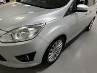 USED 2013 13 FORD GRAND C-MAX 1.0 TITANIUM 5d 124 BHP * 7 SEATS * PARK SENSORS *  PRIVACY * CLIMATE * 17" ALLOYS *
