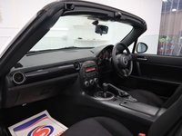 USED 2014 14 MAZDA MX-5 1.8 I ROADSTER SE 2d 125 BHP STUNNING LOW MILEAGE WITH DEALERSHIP SERVICE HISTORY.
