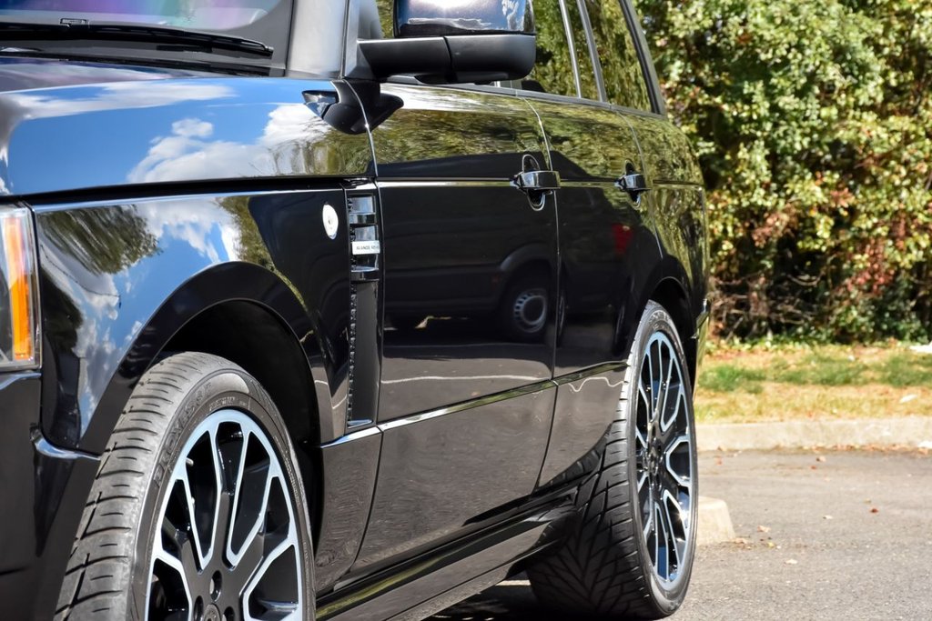 USED 2010 60 LAND ROVER RANGE ROVER 4.4 TDV8 AUTOBIOGRAPHY BLACK 5d 313 BHP 