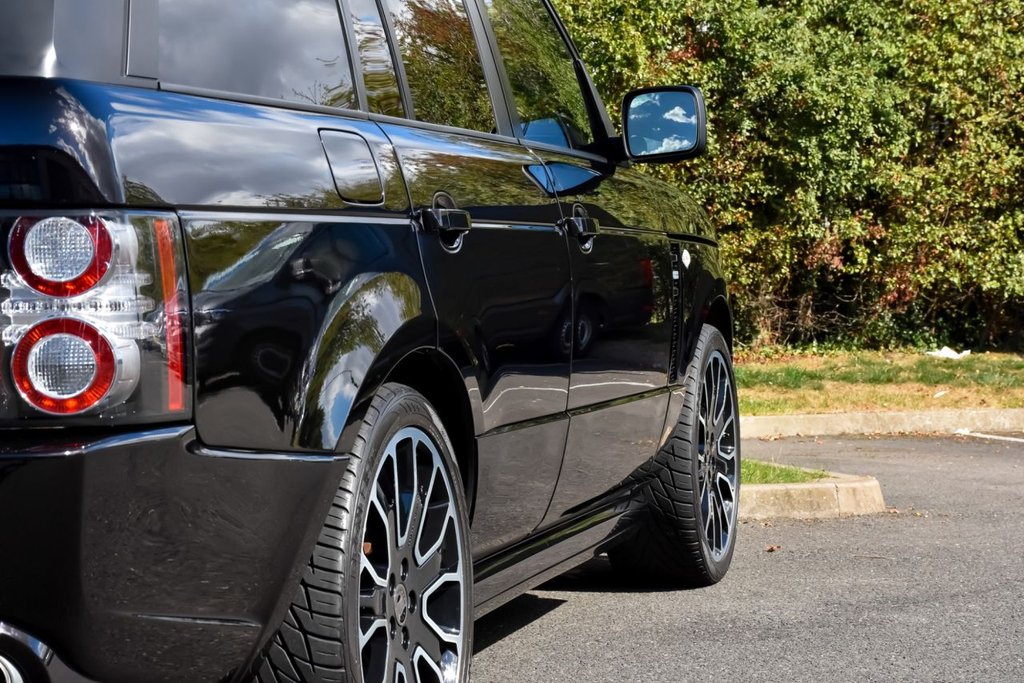 USED 2010 60 LAND ROVER RANGE ROVER 4.4 TDV8 AUTOBIOGRAPHY BLACK 5d 313 BHP 