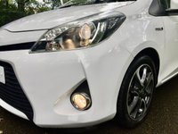 USED 2014 TOYOTA YARIS 1.5 HYBRID TREND 5d AUTO 61 BHP REAR PARK CAMERA//PANORAMIC GLASS ROOF//DASH CAM//CHERISH REGISTRATION NUMBER AT EXTRA COST ----CHERISH REGISTRATION NUMBER-N33 ACS- IS EXTRA COST @&pound;395-----
