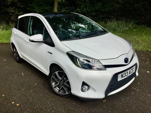 2014 Toyota Yaris 1.5 HYBRID TREND 5d AUTO 61 BHP REAR PARK CAMERA//PANORAMIC GLASS ROOF//DASH CAM//CHERISH REGISTRATION NUMBER AT EXTRA COST