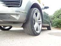 USED 2016 66 VOLKSWAGEN TOUAREG 3.0 V6 R-LINE PLUS TDI BLUEMOTION TECHNOLOGY 5d 259 BHP HEATED SEATS--SATNAV-FSH