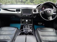 USED 2016 66 VOLKSWAGEN TOUAREG 3.0 V6 R-LINE PLUS TDI BLUEMOTION TECHNOLOGY 5d 259 BHP HEATED SEATS--SATNAV-FSH