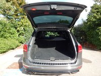 USED 2016 66 VOLKSWAGEN TOUAREG 3.0 V6 R-LINE PLUS TDI BLUEMOTION TECHNOLOGY 5d 259 BHP HEATED SEATS--SATNAV-FSH