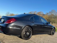 USED 2018 18 MERCEDES-BENZ S-CLASS 2.9 S 350 D AMG LINE PREMIUM BLACK EDITION 4d 282 BHP FSH + HEATED & COOLED ELECTRIC MEMORY SEATS + ELECTRIC PAN ROOF + WARMTH COMFORT PACK + APPLE CARPLAY + PRIVACY GLASS + FULL SCREEN COMMAND SAT NAV + AMG SPORTS PACK + PREMIUM PACK + DAB RADIO + CRUISE CONTROL + TRAFFIC SIGN ASSIST + AIR SUSPENSION + MERCEDES ME CONNECT + KEYLESS ENTRY & DRIVE + 3-SPOKE MULTI-FUNCTION BLACK NAPPA LEATHER FLAT BOTTOMED STEERING WHEEL + 20' AMG ALLOY WHEELS WITH TPMS