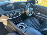 USED 2018 18 MERCEDES-BENZ S-CLASS 2.9 S 350 D AMG LINE PREMIUM BLACK EDITION 4d 282 BHP FSH + HEATED & COOLED ELECTRIC MEMORY SEATS + ELECTRIC PAN ROOF + WARMTH COMFORT PACK + APPLE CARPLAY + PRIVACY GLASS + FULL SCREEN COMMAND SAT NAV + AMG SPORTS PACK + PREMIUM PACK + DAB RADIO + CRUISE CONTROL + TRAFFIC SIGN ASSIST + AIR SUSPENSION + MERCEDES ME CONNECT + KEYLESS ENTRY & DRIVE + 3-SPOKE MULTI-FUNCTION BLACK NAPPA LEATHER FLAT BOTTOMED STEERING WHEEL + 20' AMG ALLOY WHEELS WITH TPMS
