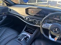 USED 2018 18 MERCEDES-BENZ S-CLASS 2.9 S 350 D AMG LINE PREMIUM BLACK EDITION 4d 282 BHP FSH + HEATED & COOLED ELECTRIC MEMORY SEATS + ELECTRIC PAN ROOF + WARMTH COMFORT PACK + APPLE CARPLAY + PRIVACY GLASS + FULL SCREEN COMMAND SAT NAV + AMG SPORTS PACK + PREMIUM PACK + DAB RADIO + CRUISE CONTROL + TRAFFIC SIGN ASSIST + AIR SUSPENSION + MERCEDES ME CONNECT + KEYLESS ENTRY & DRIVE + 3-SPOKE MULTI-FUNCTION BLACK NAPPA LEATHER FLAT BOTTOMED STEERING WHEEL + 20' AMG ALLOY WHEELS WITH TPMS