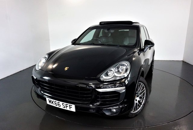 2016 66 Porsche Cayenne 3.0 D V6 PLATINUM EDITION TIPTRONIC S 5d AUTO-2 OWNER CAR-ELECTRIC GLASS SUNROOF-HIGH GLOSS BLACK EXTERIOR PACKAGE-POWER TAILGATE-HEATED BLACK LEATHER-CRUISE CONTROL-SATNAV-REVERSE CAMERA-ELECTRIC FOLDING MIRRORS-LED DAYTIME RUNNING LIGHTS-CLIMATE CONTROL