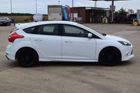 USED 2014 63 FORD FOCUS 1.6 ZETEC S ECOBOOST 5d 178 BHP 