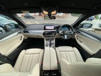 USED 2019 69 BMW 5 SERIES 2.0 520I M SPORT TOURING 5d 181 BHP *** &pound;9,965 FACTORY FITTED OPTIONS ***