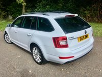 USED 2015 15 SKODA OCTAVIA 1.4 ELEGANCE TSI DSG 5d AUTO 139 BHP//30 POUND ROAD TAX///PARK PLOT//BLUETOOTH//1/2 LEATHER//SATNAV//FULL SKODA SERVING//1 RETIRED LADY OWNER+MOBILITY FINANCE //ELECTRIC FOLD MIRRORS//ULEZ COMPLIANT//JUST SERVICED BY US 139 BHP//30 POUND ROAD TAX///PARK PILOT//BLUETOOTH//1/2 LEATHER//SATNAV//FULL SKODA SERVING//1 RETIRED LADY OWNER+MOBILITY FINANCE //ELECTRIC FOLD MIRRORS//ULEZ COMPLIANT////JUST SERVICED BY US