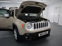 USED 2015 15 JEEP RENEGADE 1.6 M-JET LIMITED 5d 118 BHP GREAT FACTORY OPTION LOADED JEEP WITH THE LEATHER INTERIOR.