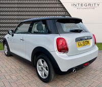USED 2020 70 MINI HATCH COOPER 1.5 COOPER CLASSIC 3d 134 BHP DAB RADIO & BLUETOOTH AUDIO