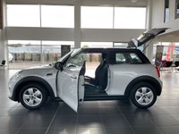 USED 2020 70 MINI HATCH COOPER 1.5 COOPER CLASSIC 3d 134 BHP DAB RADIO & BLUETOOTH AUDIO