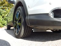 USED 2014 14 NISSAN QASHQAI 1.6 DCI TEKNA 5d 128 BHP LADY OWNED-19in GLOSS BLACK ALLOYS