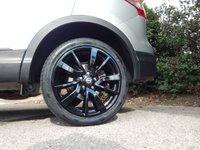 USED 2014 14 NISSAN QASHQAI 1.6 DCI TEKNA 5d 128 BHP LADY OWNED-19in GLOSS BLACK ALLOYS
