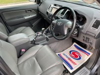USED 2012 12 TOYOTA HI-LUX 3.0 INVINCIBLE 4X4 D-4D DCB 169 BHP NO VAT** SAT NAV ** T BELT CHANGED
