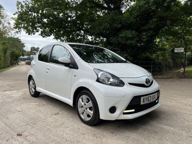 2013 63 Toyota Aygo 1.0 VVT-I MOVE WITH STYLE 5d 68 BHP