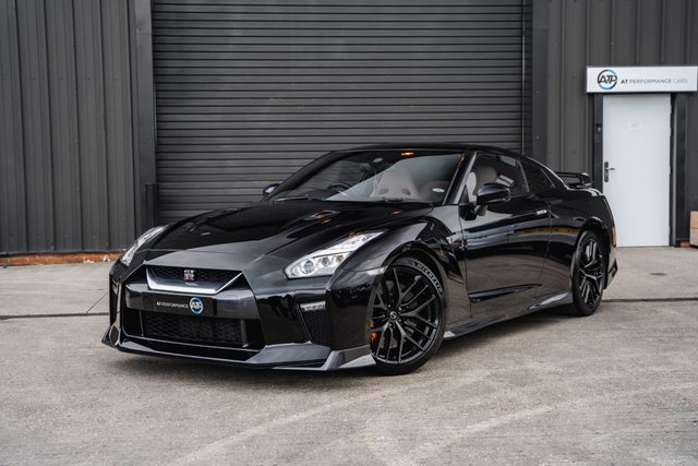 2018 18 Nissan GT-R 3.8