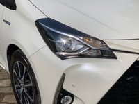 USED 2018 18 TOYOTA YARIS 1.5 VVT-I ICON TECH 5d 73 BHP 2018 TOYOTA YARIS ICON TECH - VVTi - SELF CHARGING HYBRID ELEC VEHICLE - AUTOMATIC - SAT-NAV - REAR REVERSE CAMERA - 1 FORMER KEEPER - SERVICE HISTORY