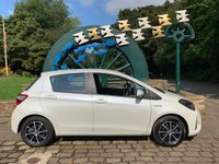 USED 2018 18 TOYOTA YARIS 1.5 VVT-I ICON TECH 5d 73 BHP 2018 TOYOTA YARIS ICON TECH - VVTi - SELF CHARGING HYBRID ELEC VEHICLE - AUTOMATIC - SAT-NAV - REAR REVERSE CAMERA - 1 FORMER KEEPER - SERVICE HISTORY