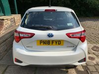 USED 2018 18 TOYOTA YARIS 1.5 VVT-I ICON TECH 5d 73 BHP 2018 TOYOTA YARIS ICON TECH - VVTi - SELF CHARGING HYBRID ELEC VEHICLE - AUTOMATIC - SAT-NAV - REAR REVERSE CAMERA - 1 FORMER KEEPER - SERVICE HISTORY