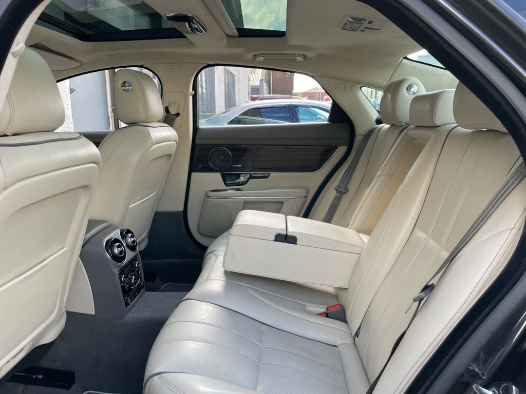 USED 2013 63 JAGUAR XJ 3.0 D V6 PORTFOLIO 4d 275 BHP 