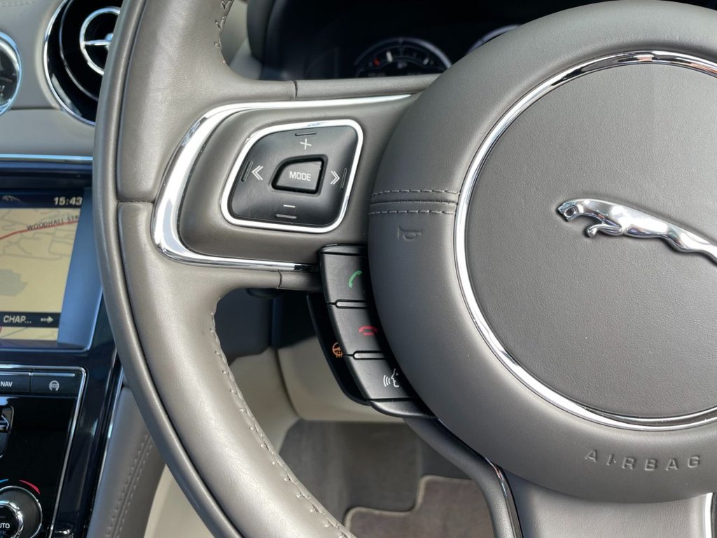 USED 2013 63 JAGUAR XJ 3.0 D V6 PORTFOLIO 4d 275 BHP 