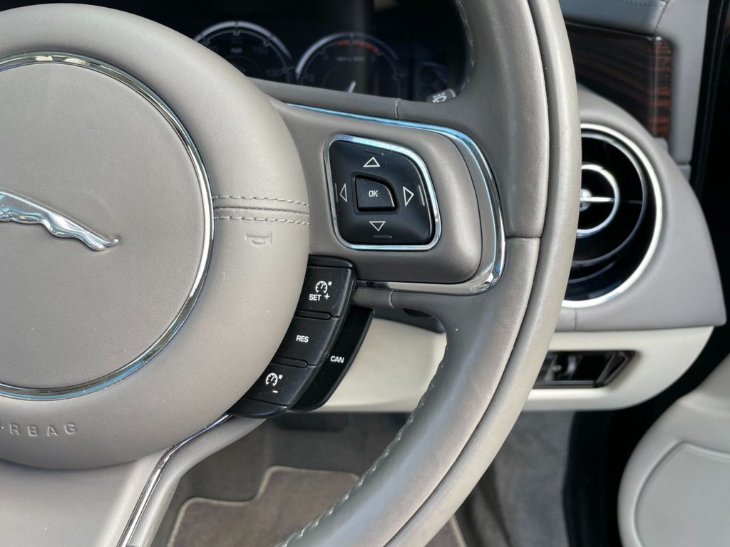 USED 2013 63 JAGUAR XJ 3.0 D V6 PORTFOLIO 4d 275 BHP 