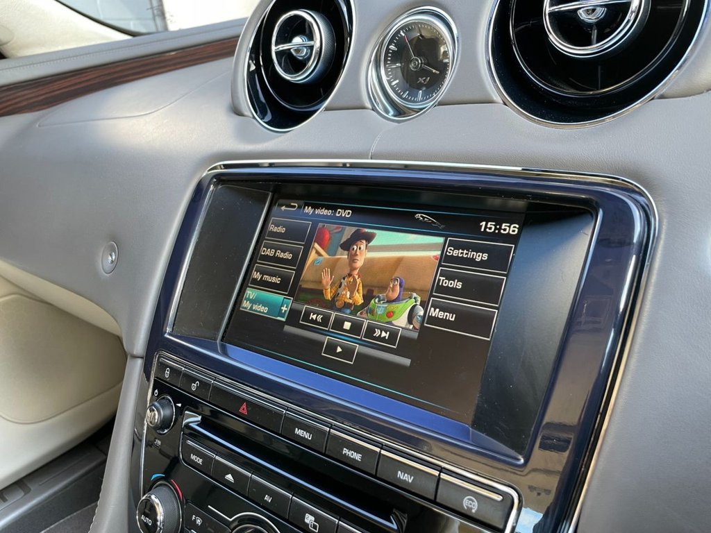 USED 2013 63 JAGUAR XJ 3.0 D V6 PORTFOLIO 4d 275 BHP 