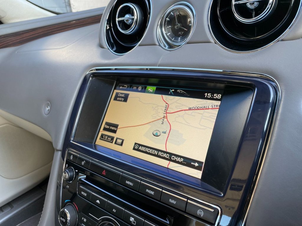 USED 2013 63 JAGUAR XJ 3.0 D V6 PORTFOLIO 4d 275 BHP 