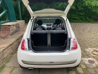 USED 2013 13 FIAT 500 1.2 LOUNGE 3d 69 BHP LOW MILEAGE - ONLY &pound;30.00 12 MONTHS TAX - PANORAMIC GLASS ROOF - 16 INCH GLOSS BLACK ALLOYS - 3 FORMER KEEPERS - LOW INSURANCE GROUP - IDEAL 1SR CAR
