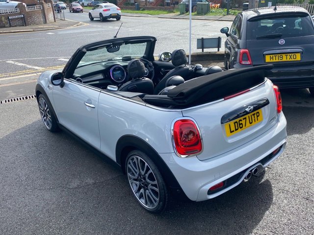 View our MINI CONVERTIBLE